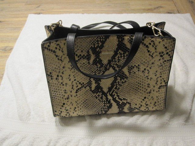 Sacs femmes: Tasche aus Kunstleder – D'occasion à Ehrendingen par salvi1995