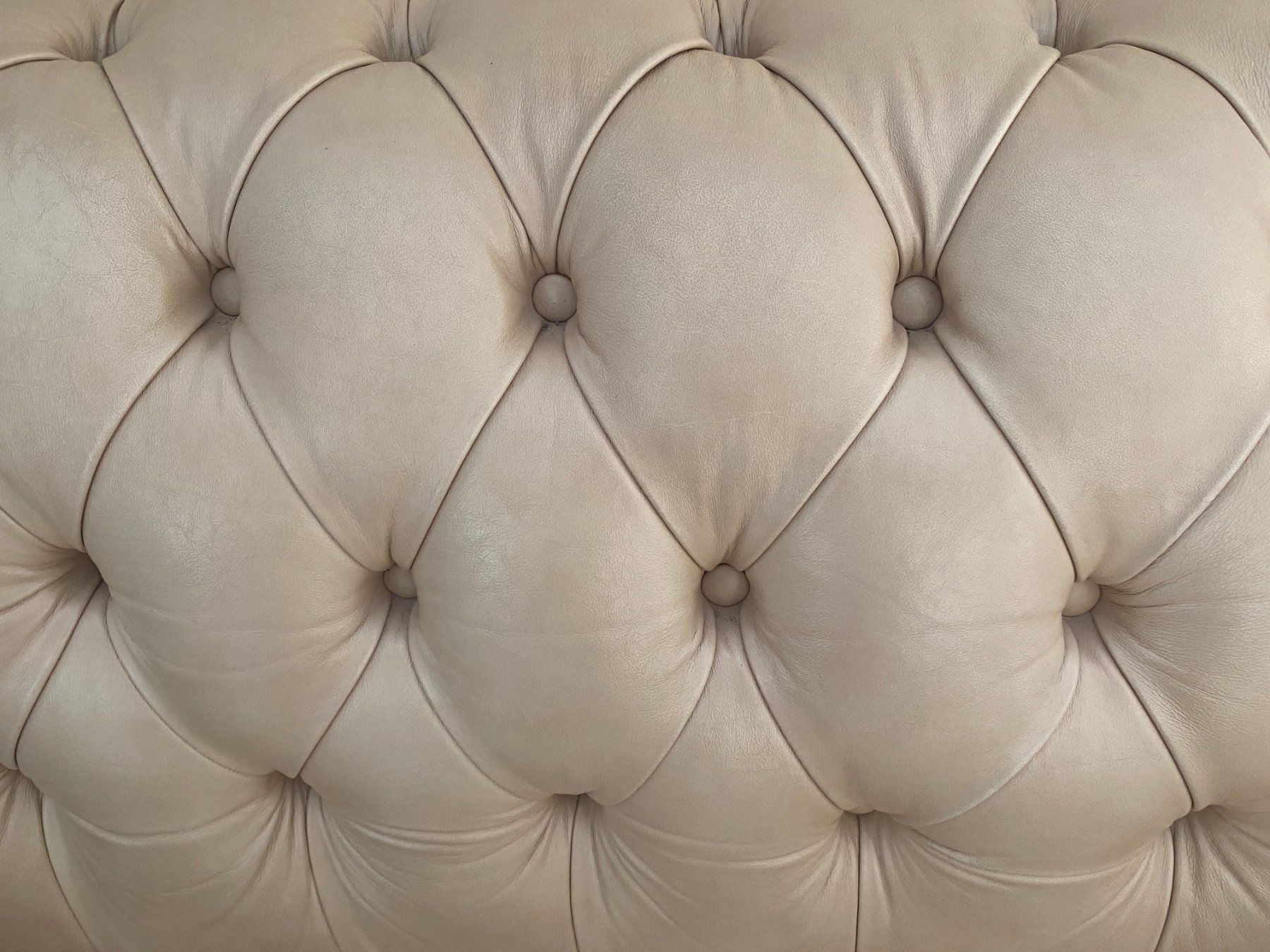 Divani: Chesterfield Sofa – Usato da Oberentfelden venduto da Gdsign 2