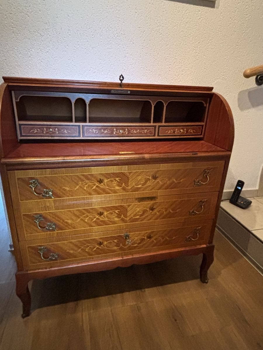 Bureaux: Antiker Sekretär  – D'occasion à Wattenwil par Audi1947 1