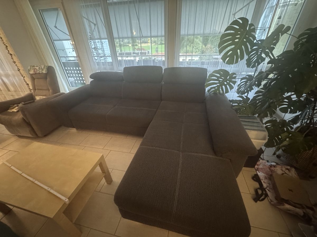Conforama Divani: Grosses Sofa mit Schlaffunktion – Usato da Gwatt (Thun) venduto da mumili 1