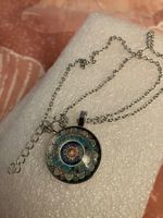 Halskette mit Anhänger 2D flache Chakra rd. Glaslegierung