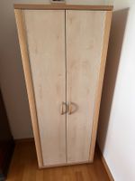 Hochschrank in Ahorn-Optik mit Einlegeböden