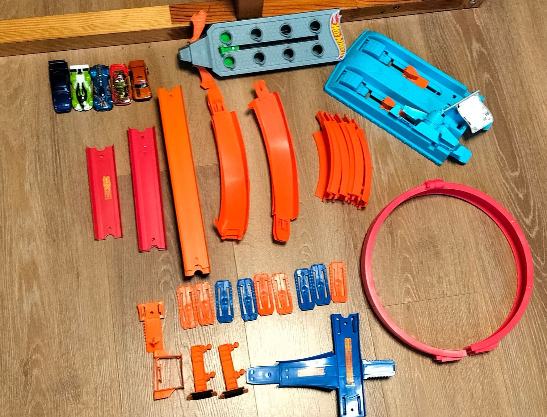Hot Wheels Jouets: HotWheels Set – D'occasion à Zweilütschinen par badguy79