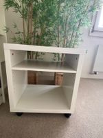 IKEA Expedit Regal weiss auf Rollen gebraucht Zustand