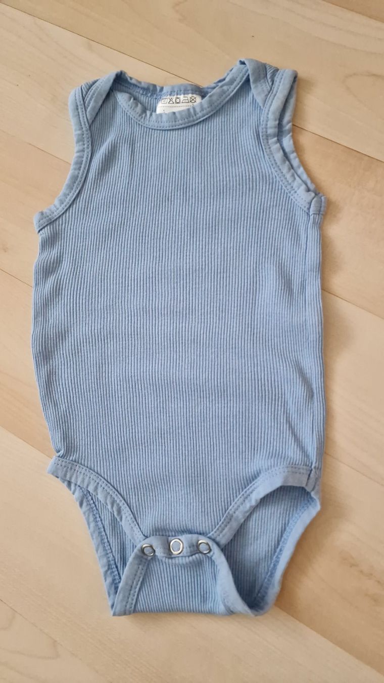 Biancheria intima: Ärmelloser body gr62/68 impidimpi – Usato da Winterthur venduto da Mmondeo