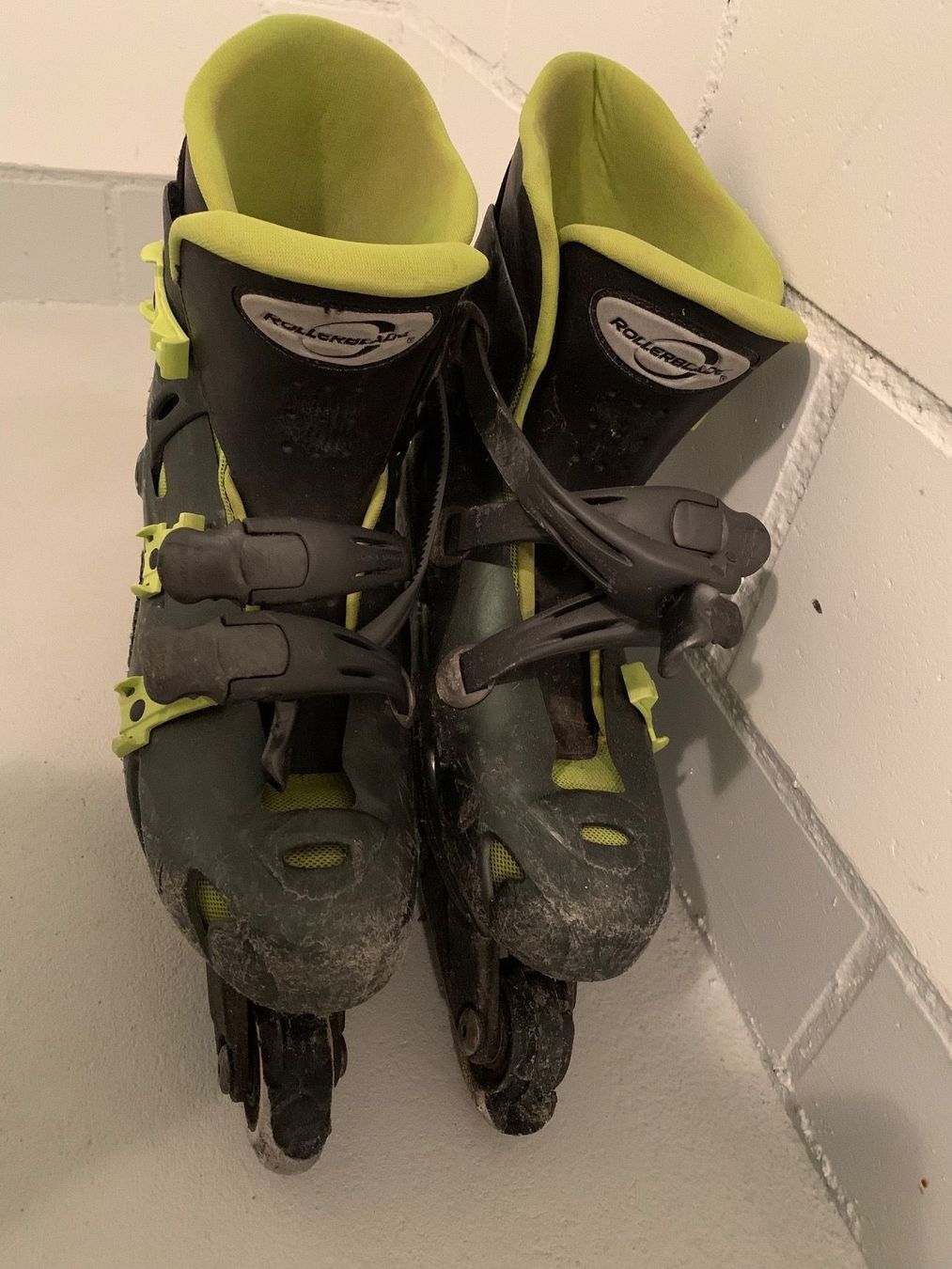 Pattini in linea & Pattini a rotelle: Inlineskates Grösse 40 (defekt) – Difettoso da Eschlikon TG venduto da 1.- 3