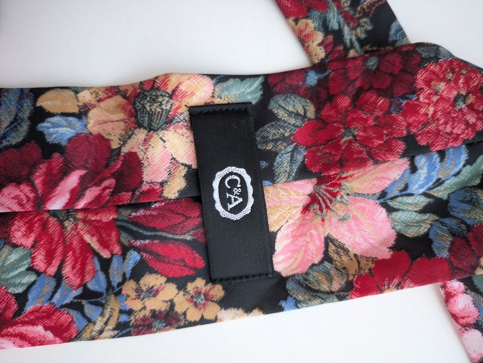Cravatte: Krawatte C&A Blumenmuster schwarz rot 100% Polyester – Usato da Rorschach venduto da joh_v2y2 2