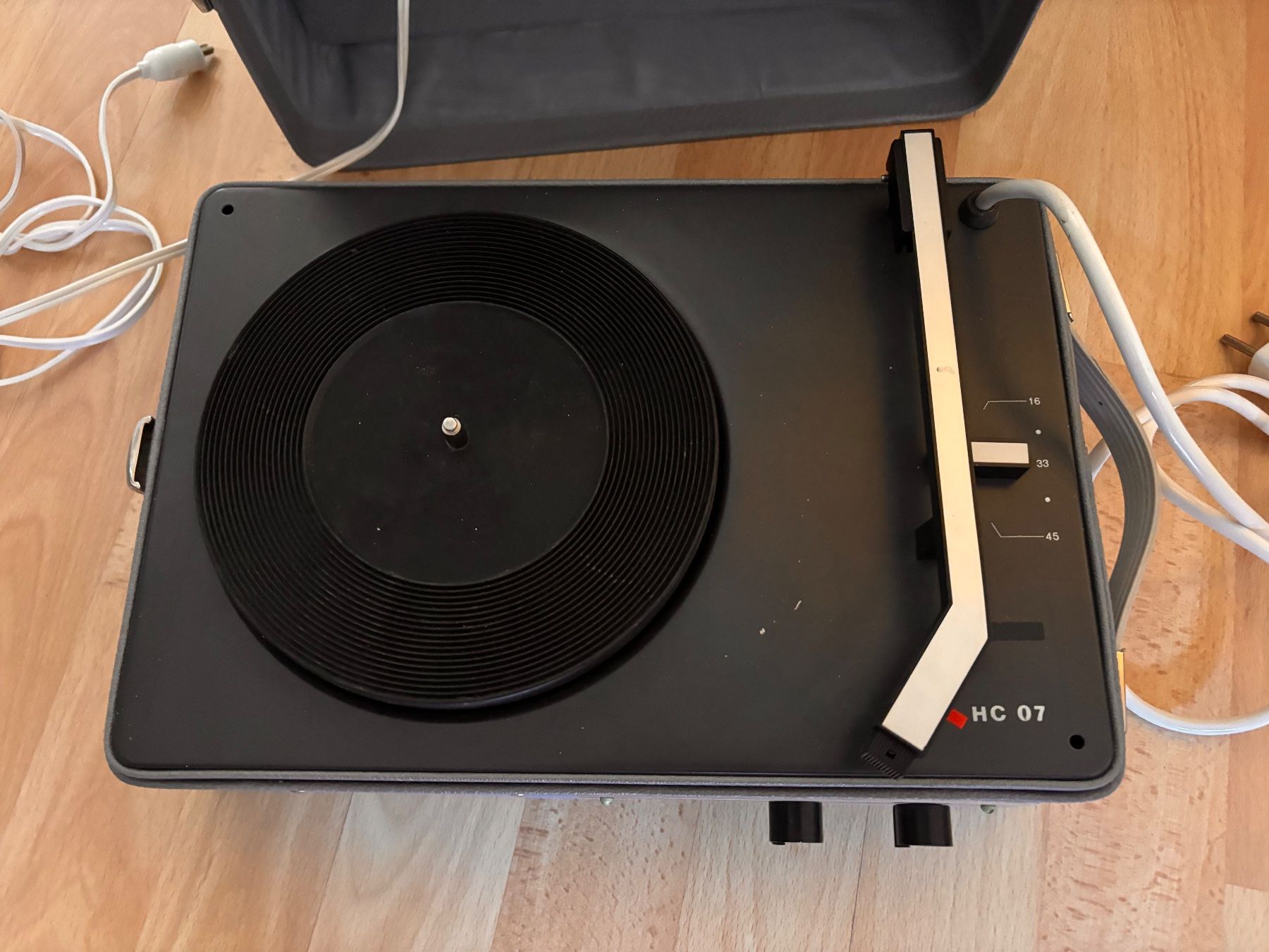 Giradischi: supraphon ge 070 Kofferplattenspieler. – Usato da Bern venduto da raupenimmersatt 1