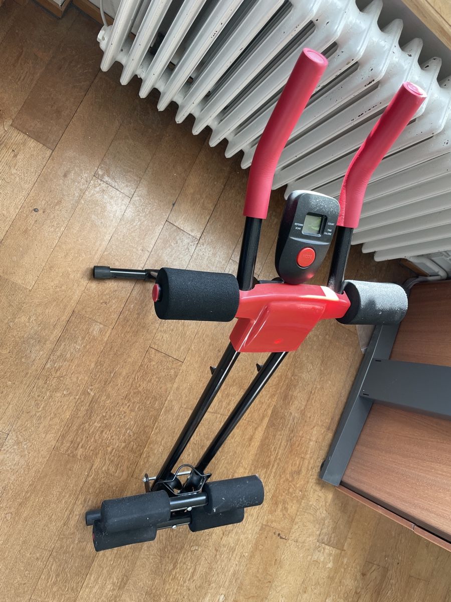 Vélos d'appartement: Bauchmuskeltrainer – D'occasion à Eiken par Noxy00