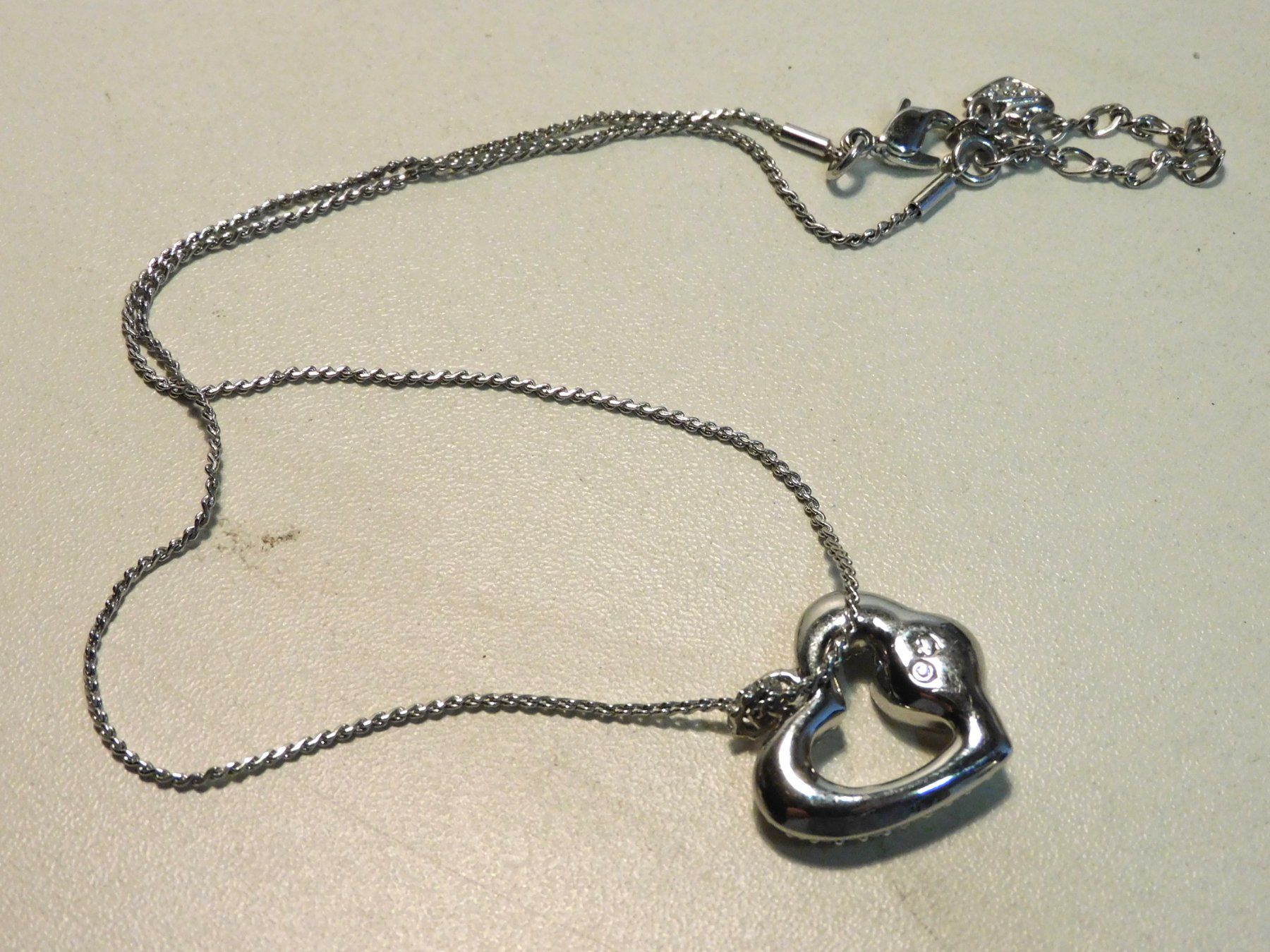 Catenine: Halskette Modeschmuck - Herzanhänger ca 2 x 2 cm – Usato da Sursee venduto da 76 4