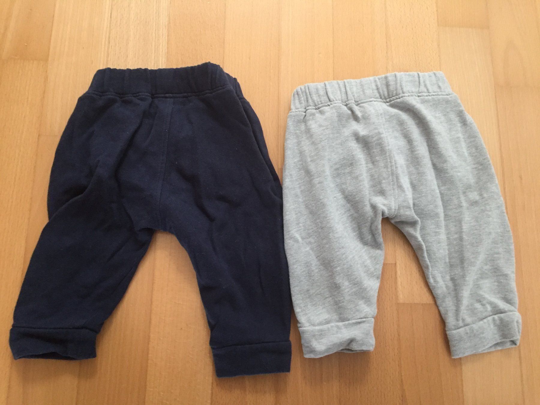 Next Ensembles coordonnés: 2 Trainerhosen "Next" – D'occasion à Muttenz par Juvenile33 2