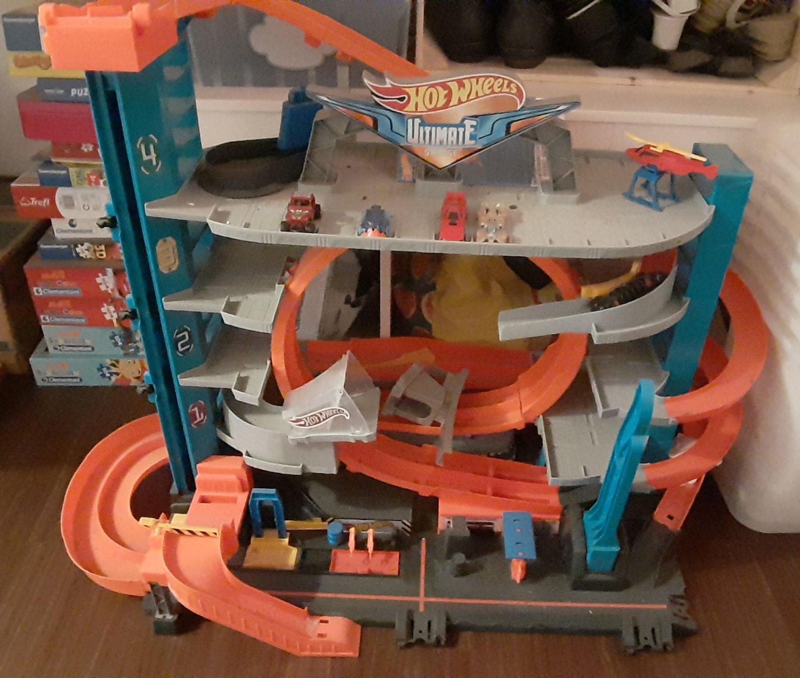 Hot Wheels Giocattoli: Hot Wheels Ultimate Garage Hai – Usato da Guggisberg venduto da Chrige86