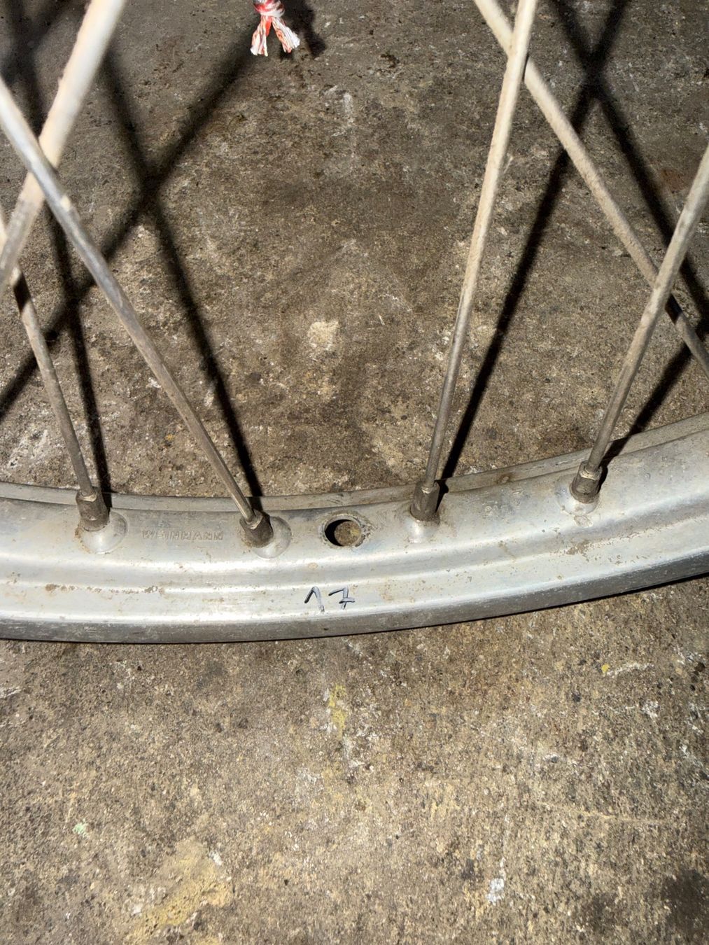 Sachs Parti ricambio per ciclomotori: Sachs Mofa Speichen Vorderrad 17 Zoll – Usato da Fahrni b. Thun venduto da berger_tuning34 3