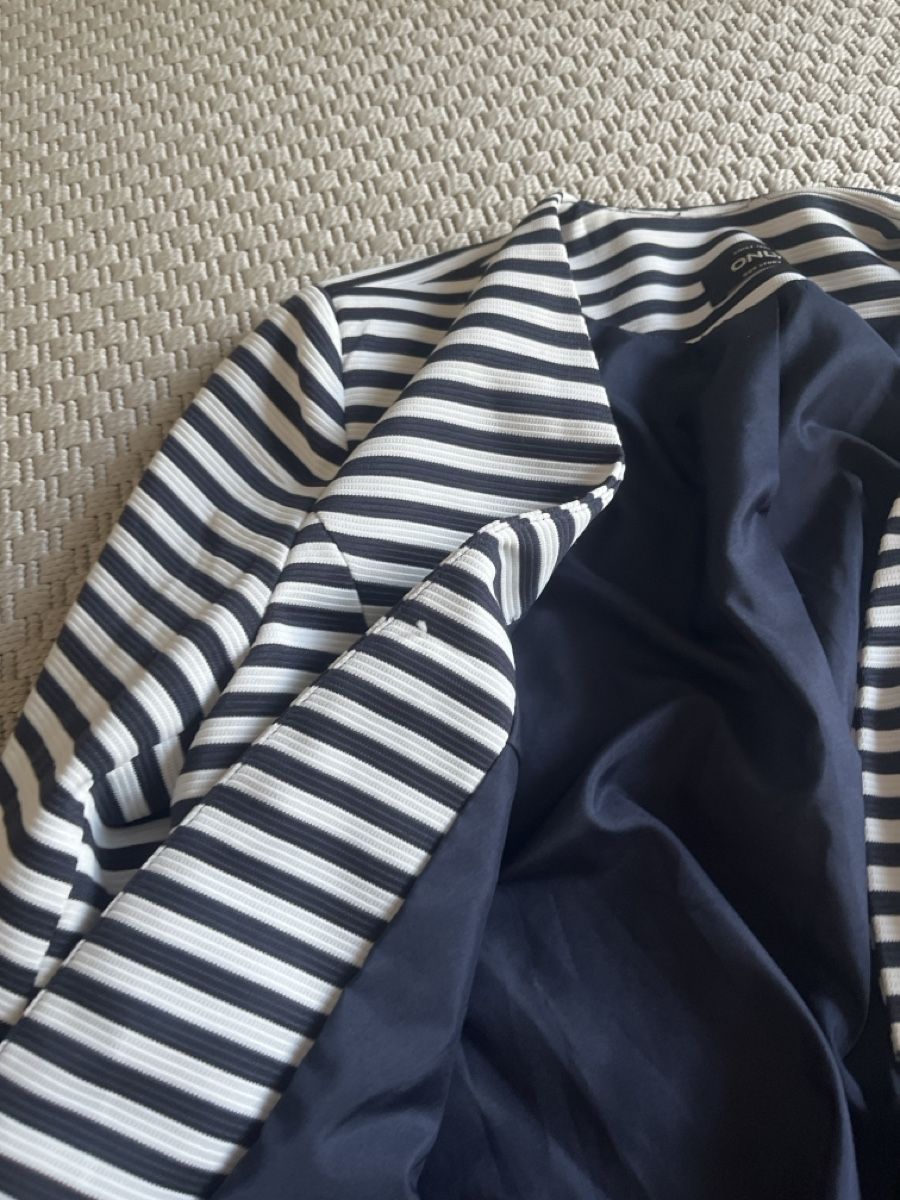 Only Giacche: Only Blazer, blau gestreift, 38 – Usato da Solothurn venduto da Bobesch08 3