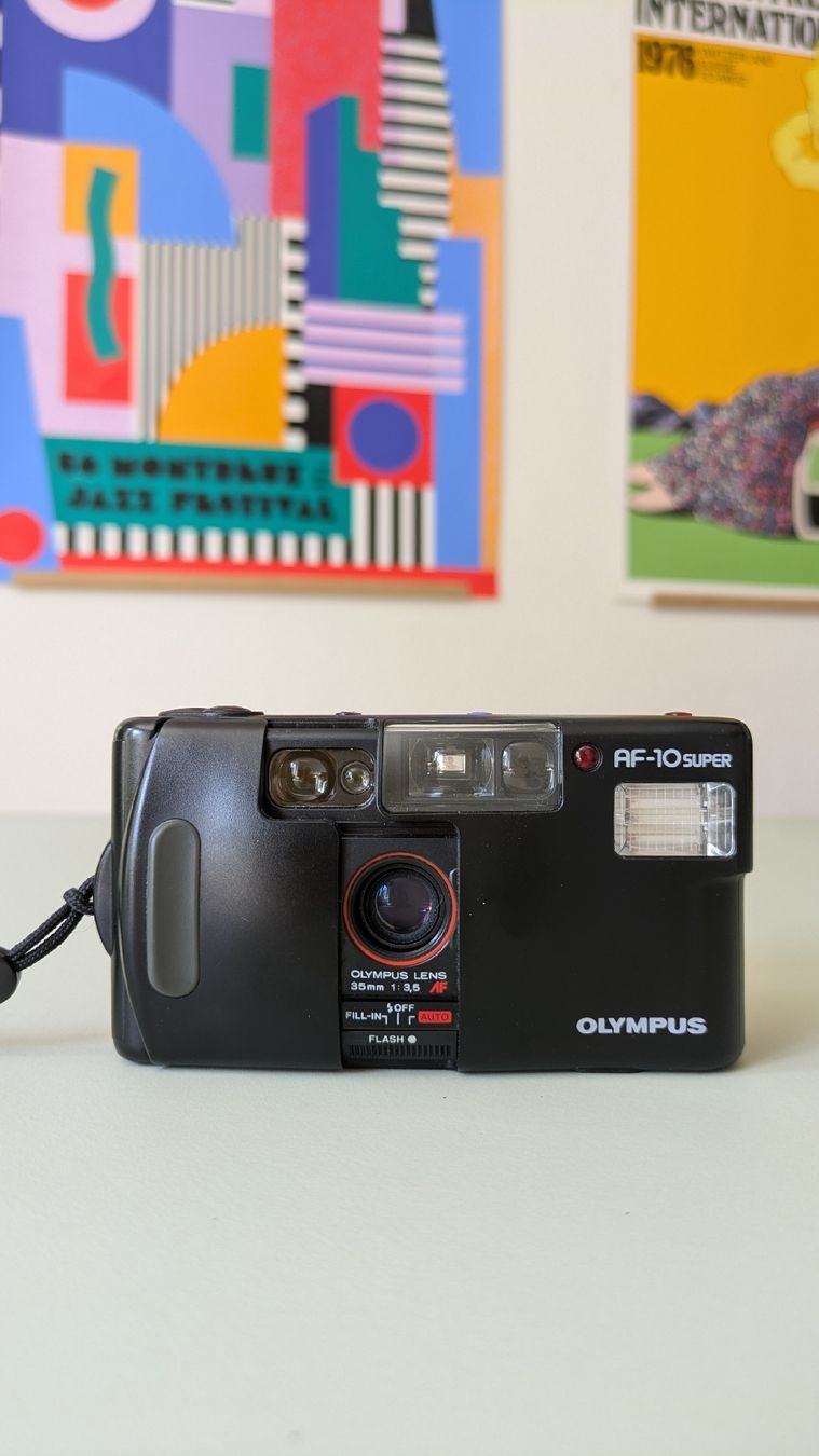 Olympus Fotocamera: Olympus AF-10 Super inkl. Etui – Usato da Zürich venduto da man_pkw6
