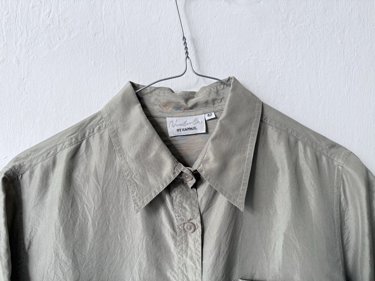 Blusen: Seiden-Bluse Vintage Kurzarm Grösse 42  – Gebraucht aus Basel von A-Z-B