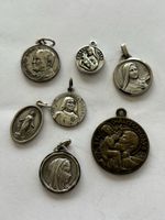 7 Medaillons mit religiösen Motiven Konvolut Konvolut