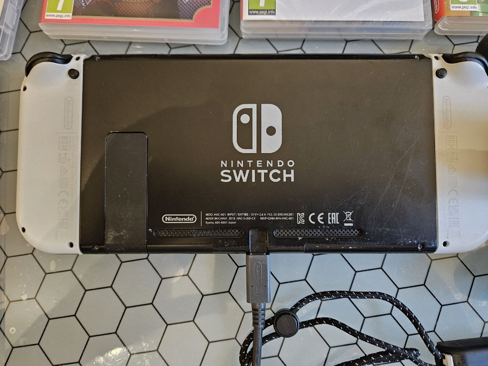 Nintendo Console: Nintendo Switch avec 7 super jeux – Usato da Genève venduto da Pedro67 2