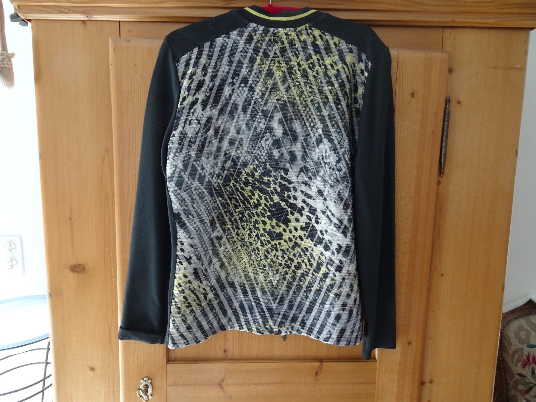 Gerry Weber Pulls & Sweat-shirts: GERRY WEBER  Pullover mit Reisverschluss / Feine Jacke – Neuf (Voir description) à Zürich par Roulet 1