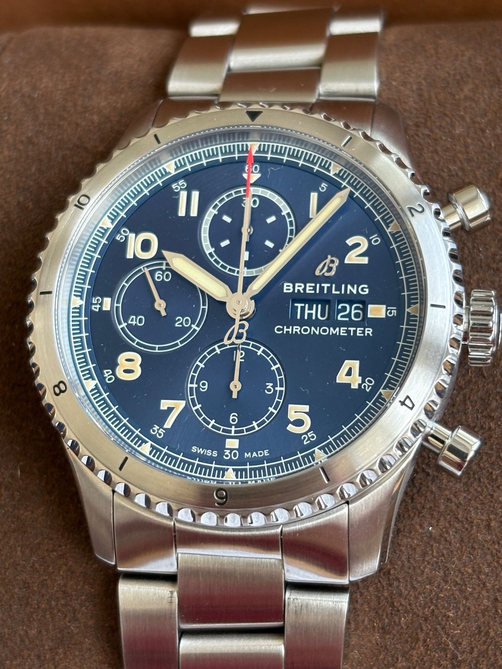 Breitling Uhren: Breitling Aviator 8 Chronograph 43 Blue Fullset – Gebraucht aus Birsfelden von Mynos