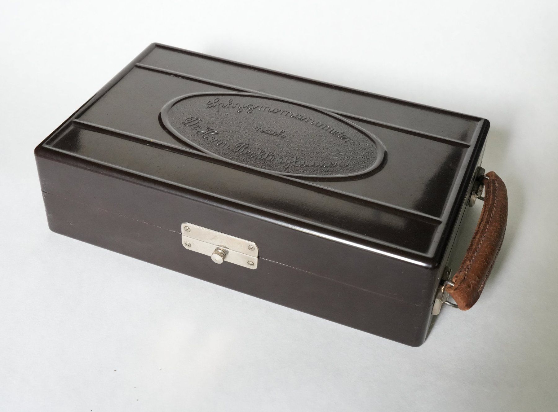Attrezzature mediche: Vintage Messgerät Sphygmomanometer – Usato da Zürich venduto da Myomesin 2