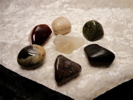 Aktion/ 7 verschiedene Edelsteine.