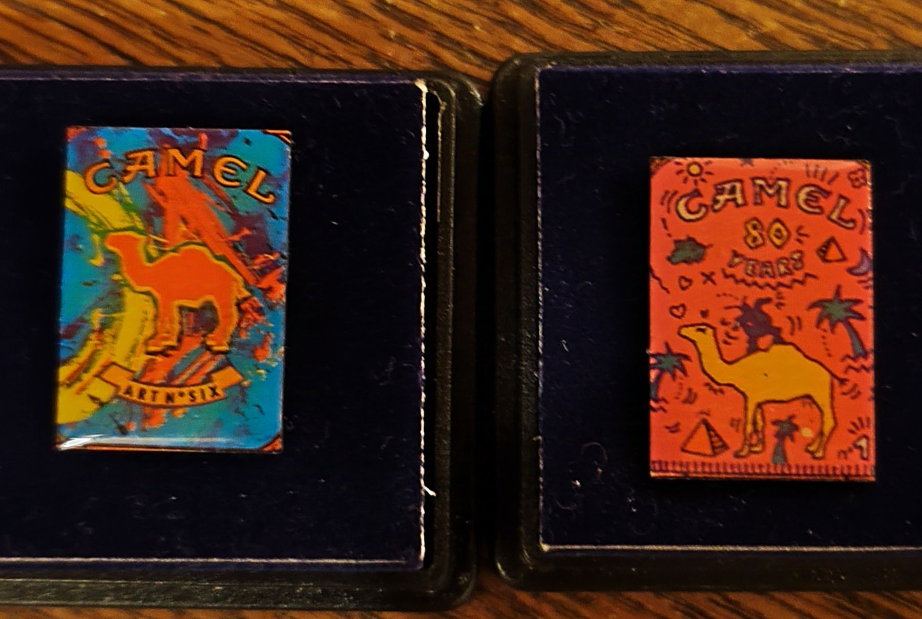 Camel Placchette & Badge: Camel Jubiläums-Pins – Nuovo e nell'imballaggio originale da Brienzwiler venduto da Nytt-och-Bytt 4