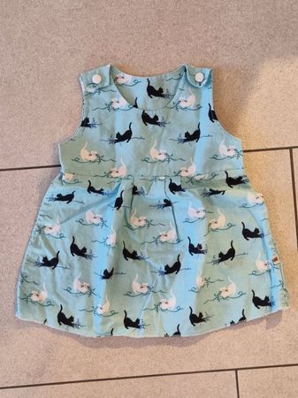 Süsses Sommerkleid mit Katzenmuster, Grösse 80, Top Zustand!