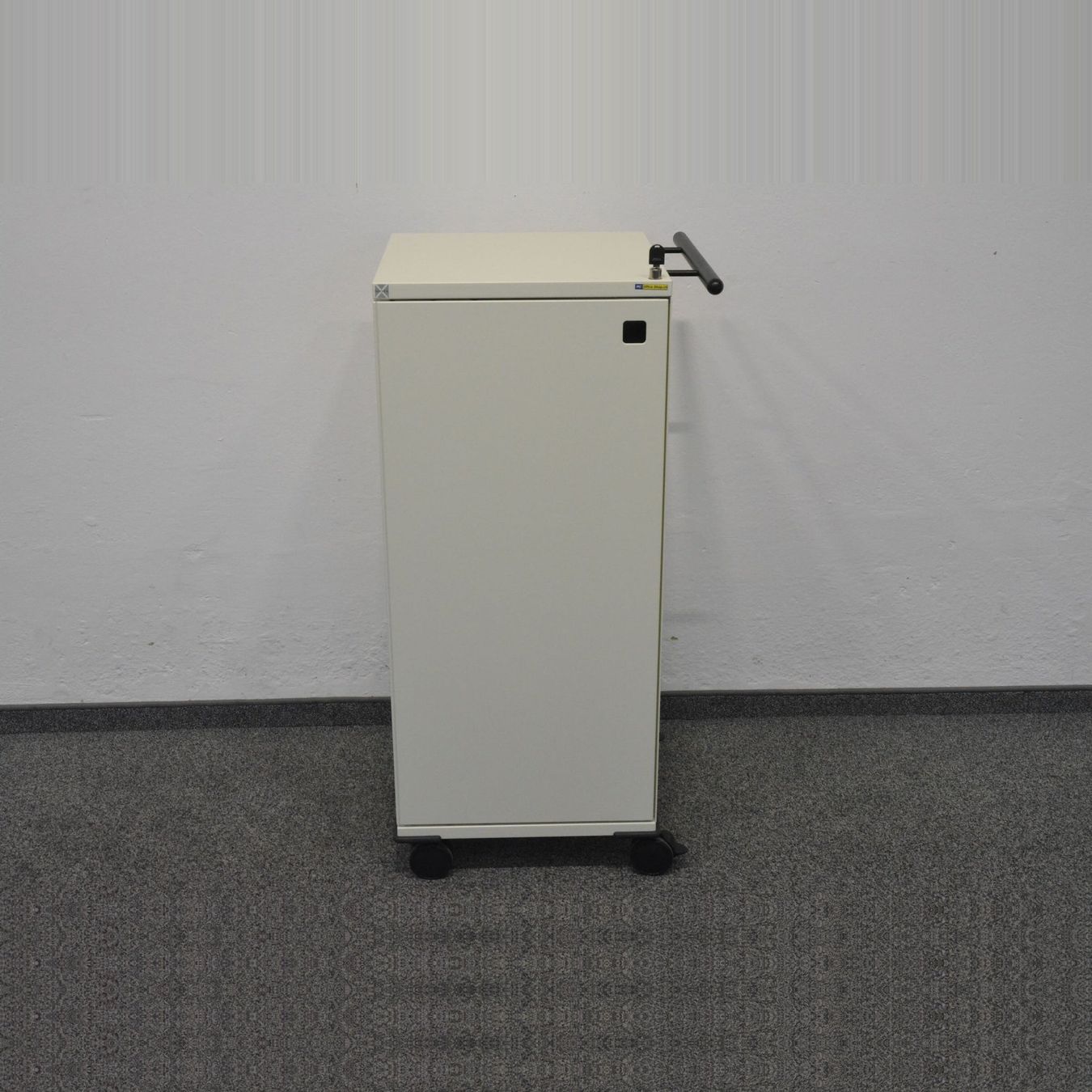 Armadi: Novex LC2 Roll-Caddy Cremeweiss mit Schlüssel – Usato da Schönenwerd venduto da mcofficeshop