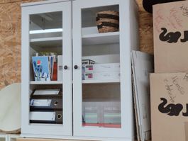 Weisse Vitrine, (Aufsatzvitrine) mit Glastüren, Top Zustand!