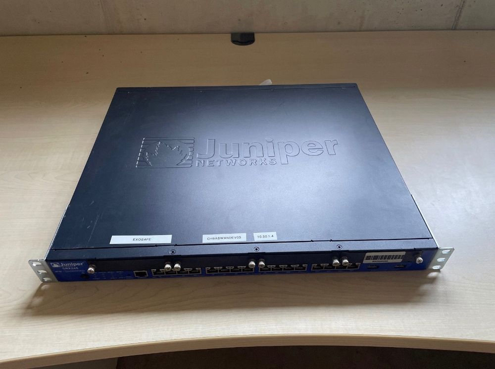 Juniper Networks SRX240 16x 1000Base-T Port Web Gateway Router