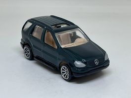 Matchbox Mercedes-Benz ML 430 #102