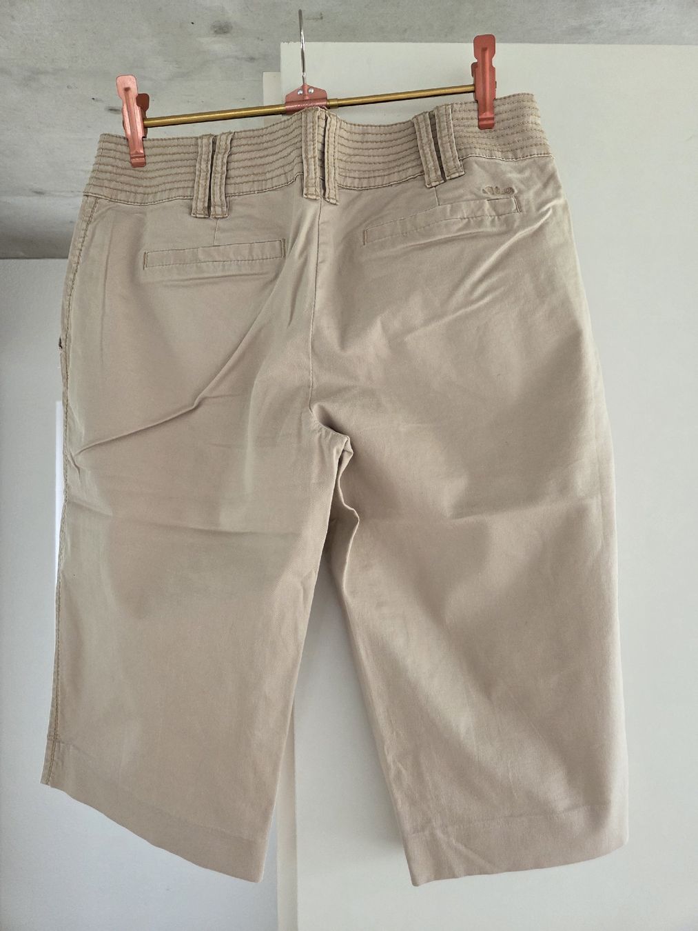 S.Oliver Pantaloni: NEU S.Oliver Bermuda Beige Gr. 36 – Nuovo (secondo la descrizione) da Villars-sur-Glâne venduto da richardette 1