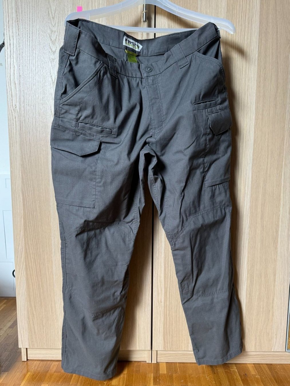 Hosen: FIRST TACTICAL V2 TACTICAL PANTS wolf grey 56 – Gebraucht aus Collex von commander31