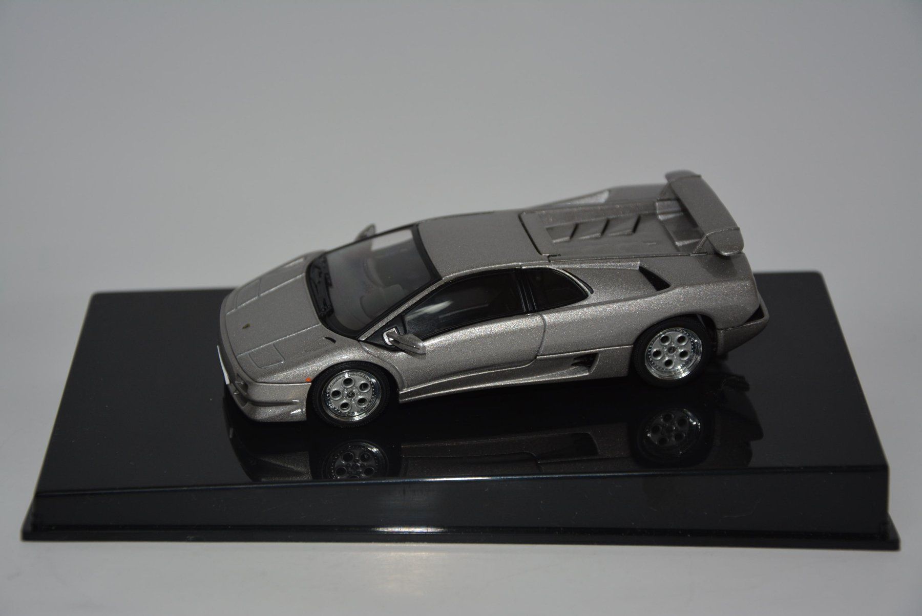 Lamborghini Modellautos: Lamborghini Diablo Coupe VT 1990 , Titanium Silver , 1:43 – Neu und originalverpackt aus Goldach von Feivel9 2