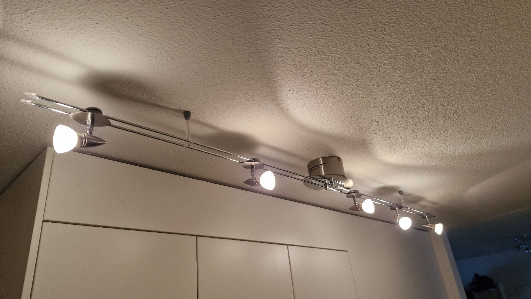 Lustres & lampes de plafonds: Halogenlampe – D'occasion à Greifensee par san_9yzn
