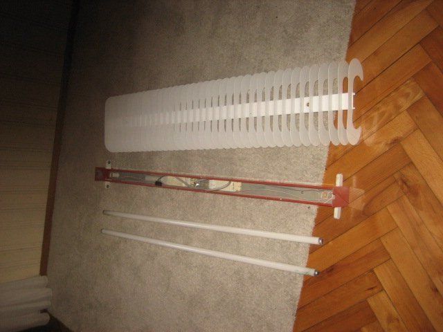 Kronleuchter & Deckenlampen: Retro Deckenleuchte weiss/rot 70er Jahre – Gebraucht aus Winterthur von Lunaticalpha1 4