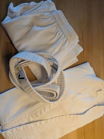 Karate Anzug weiss Grösse 160, sehr guter Zustand