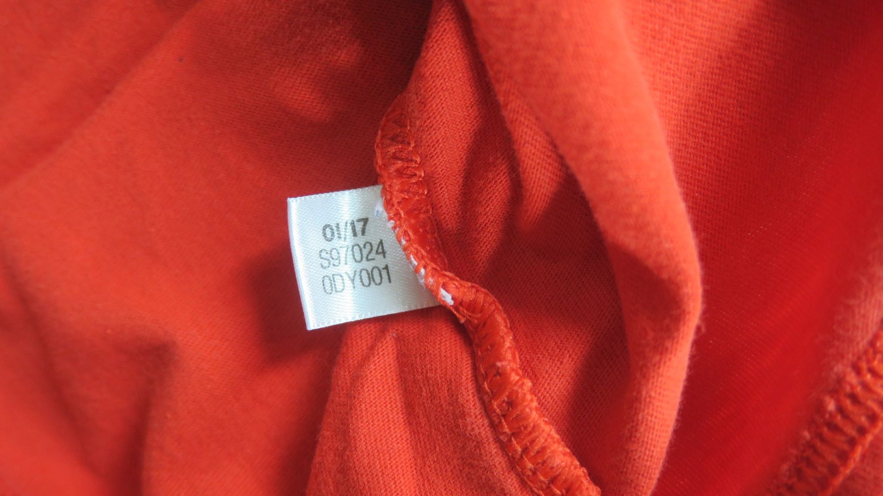 Adidas T-shirt: T-shirt Adidas Gr. 140 – Usato da Davos Platz venduto da Infinity795 3