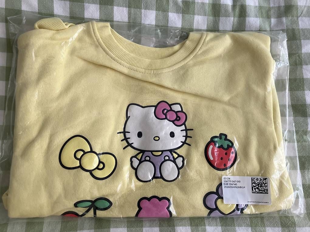 Pulls et sweat-shirts: Hello Kitty Pullover H&M Gr. 134/140 NEU – D'occasion à Zollikon par CorViv