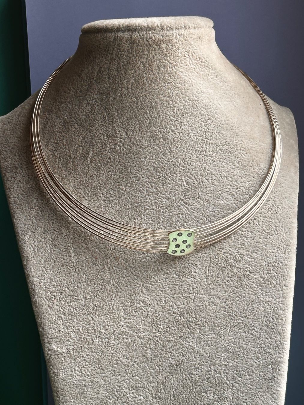 Catenine: Eleganter Silber Halsreif Collier mit Strass hellblau – Usato da Dittingen venduto da Bellevista 2