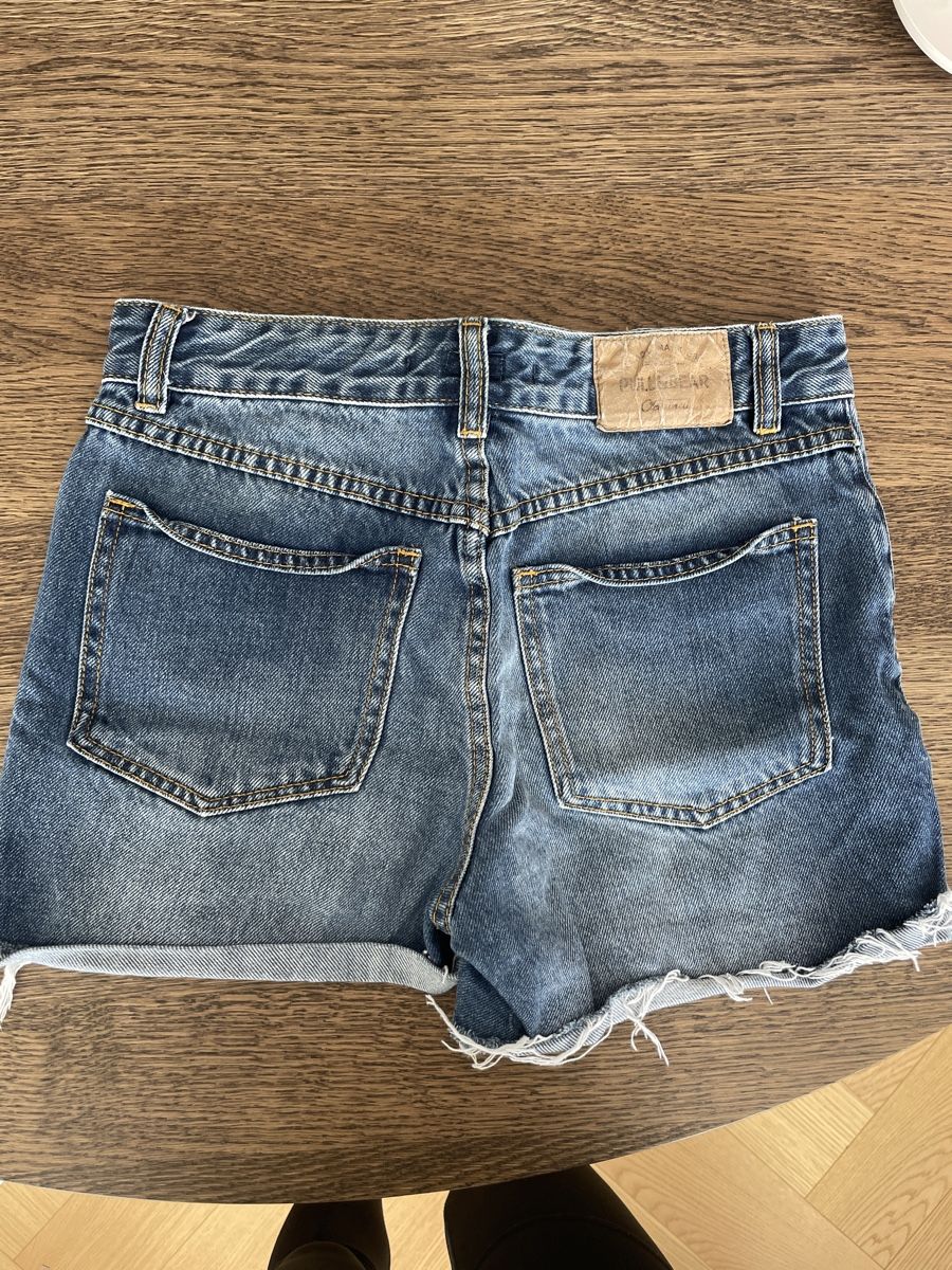 Pull&Bear Jeans: Jeans-Shorts von Pull&Bear, Gr. 34 – Usato da Arbon venduto da llaauraa 3