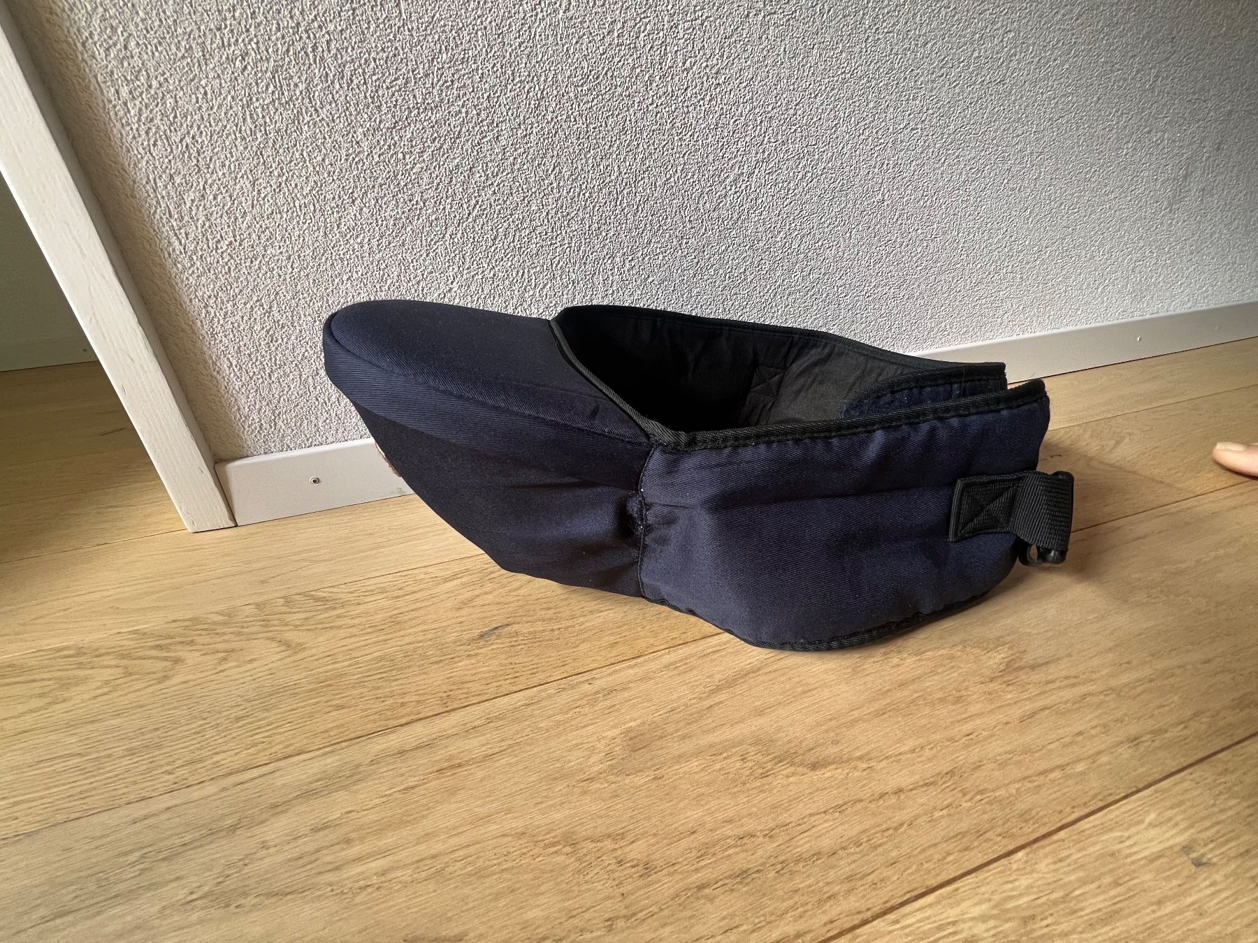 Porte-bébés ventraux & dorsaux: Porte bébé pour les hanches – D'occasion à Collombey par svea16 1