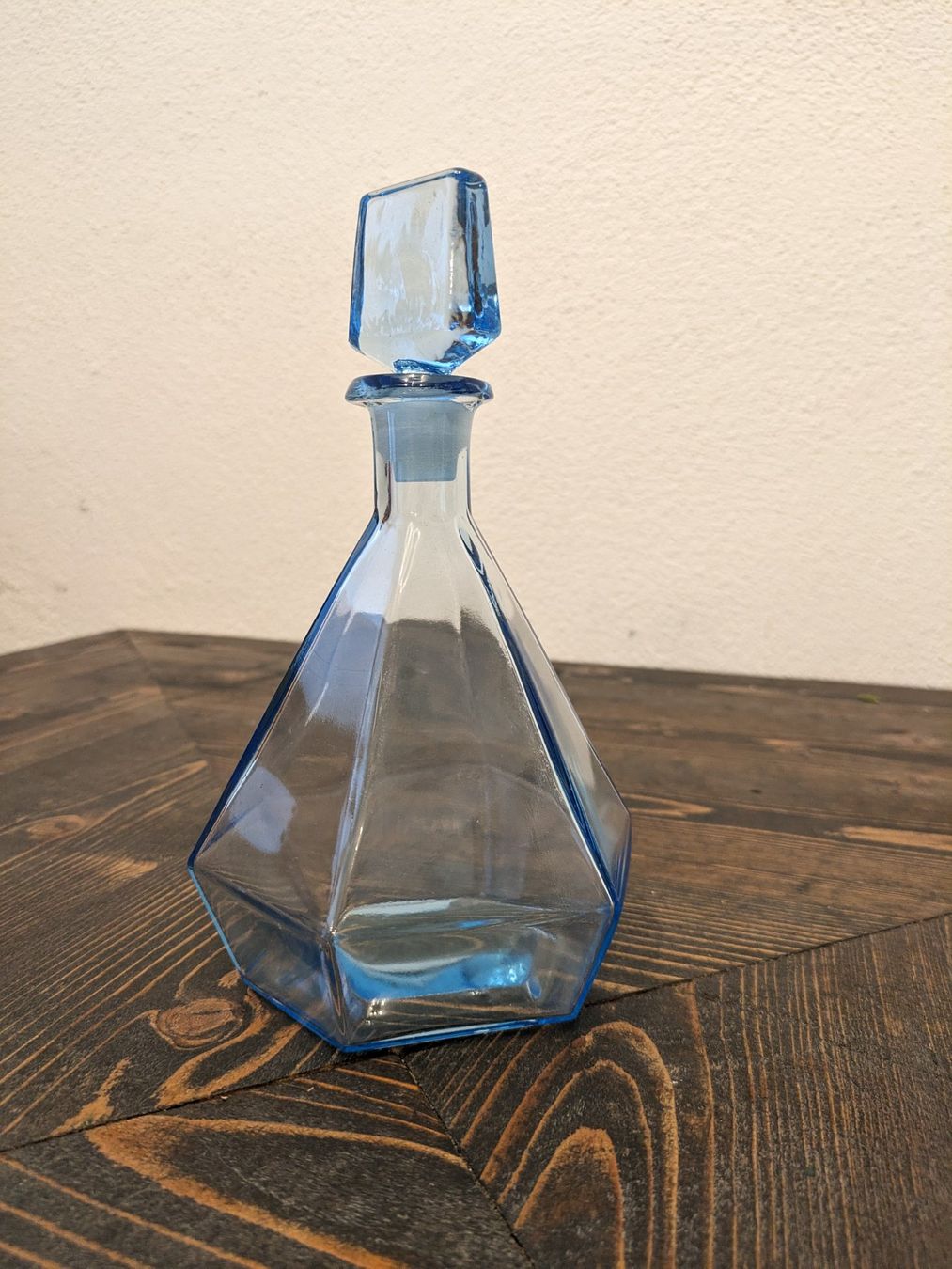 Caraffe: Karaffe m. Deckel Pressglas Glas hellblau Art Deco antik? – Usato da Ermatingen venduto da trendyquitaeten