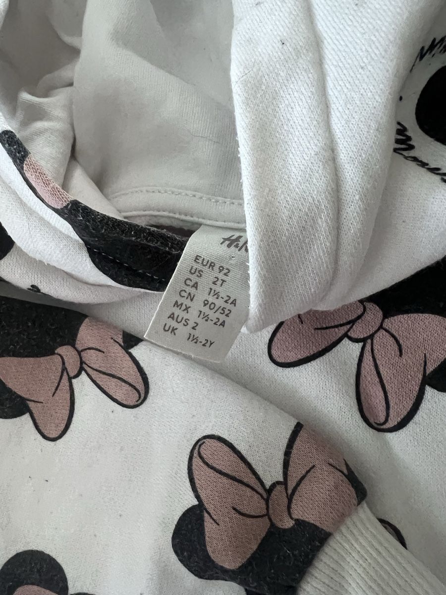 Maglioni & Felpe: Minnie Mouse Hoodie, Gr. 92 – Usato da Breitenbach venduto da Saskia.Betschart 2