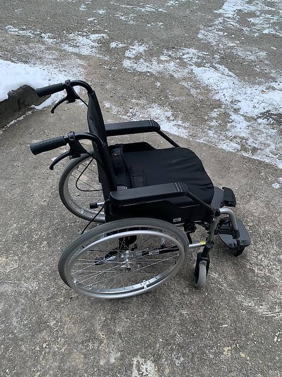 Sedie a rotelle: Rollstuhl – Usato da Männedorf venduto da ursfelixa