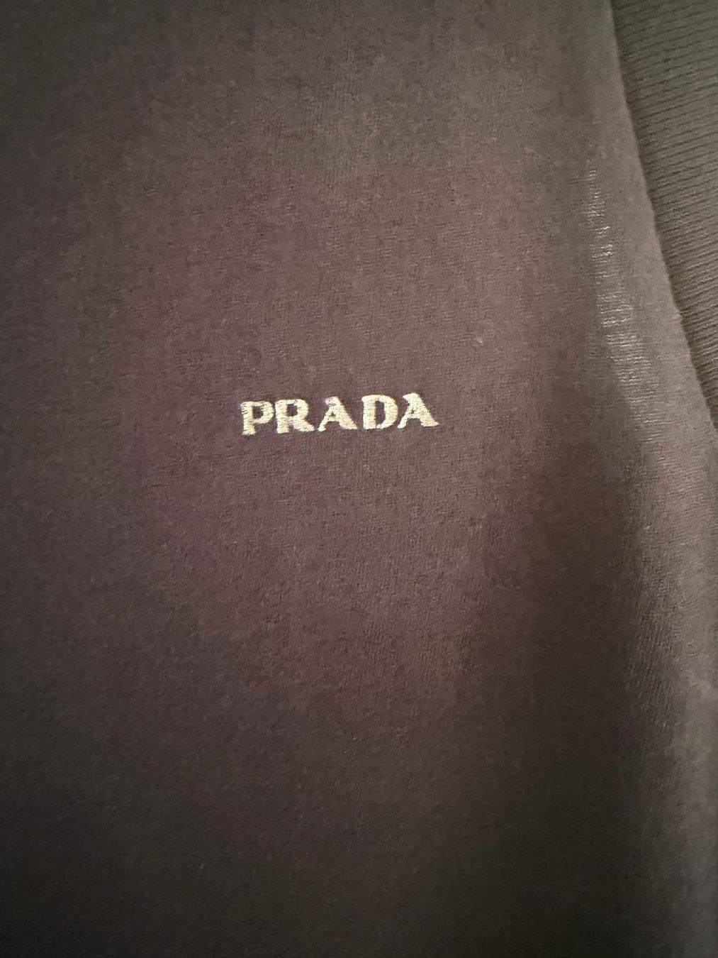 Prada T-shirts: PRADA – D'occasion à Arzo par Mima70 2