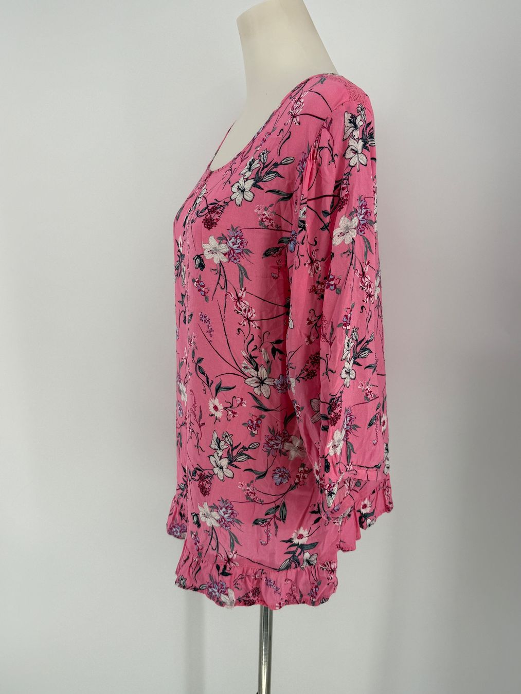 Camicette: Bluse mit Blumenmuster Gr. 44/46 mit 3/4 Ärmel – Usato da Auenstein venduto da moin.