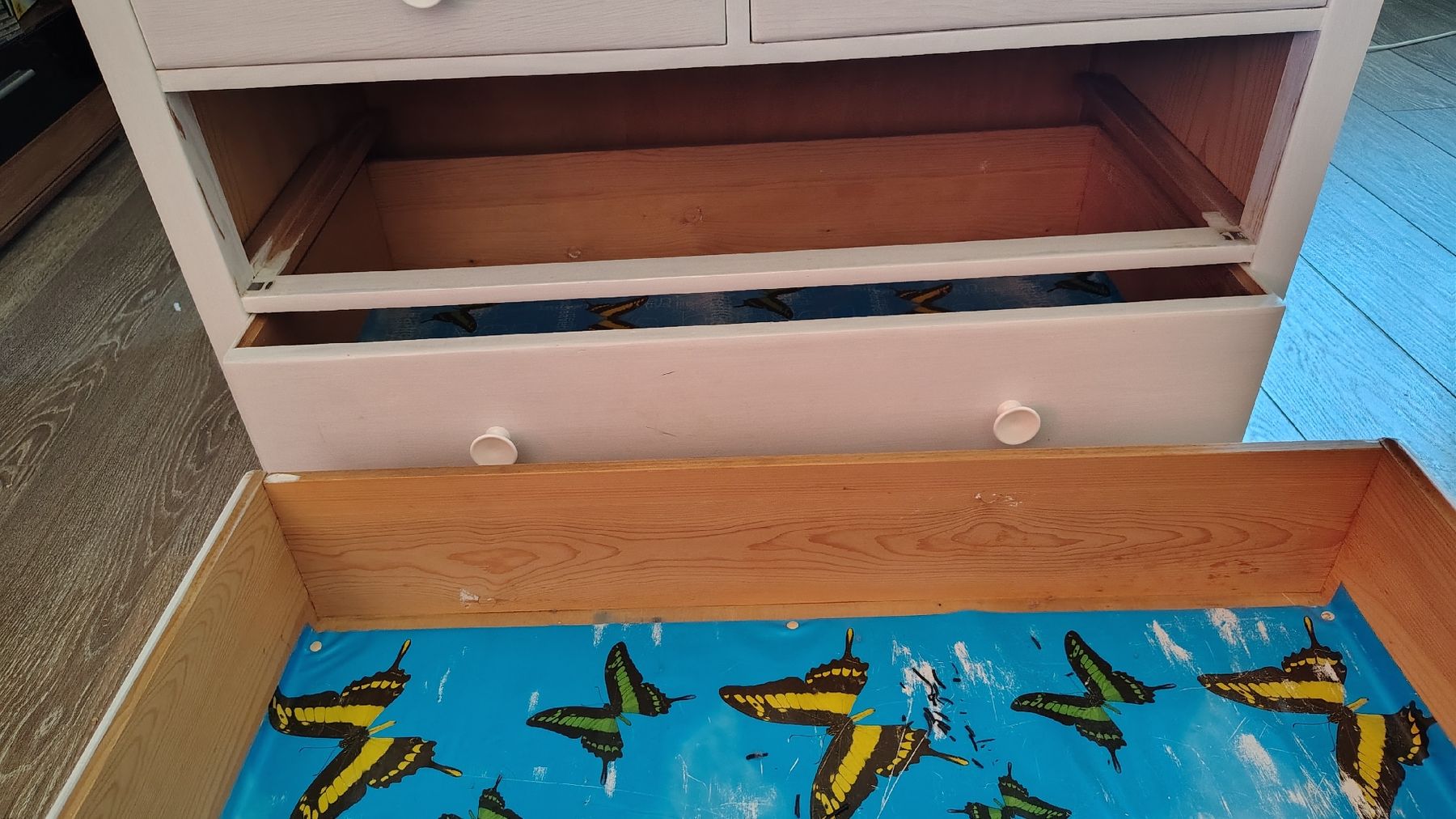 Kommoden: Kommode massiv Kiefer, weiss gestrichen, Shabby chic – Gebraucht aus Stetten SH von stetten5 3
