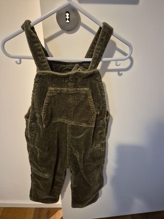 Zara Baby Cord Latzhose Olivgrün, Grösse 86, Top Zustand!